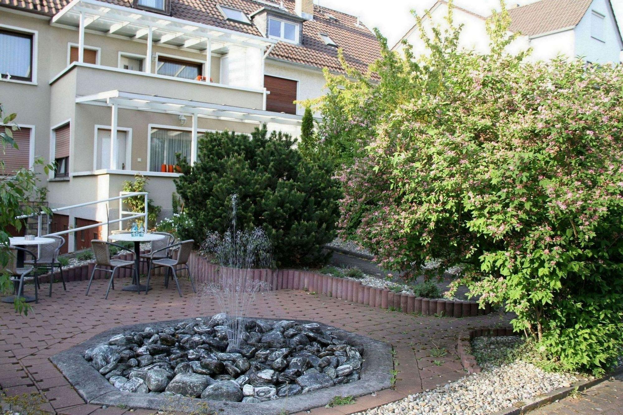 Hotel Niederrad Frankfurt am Main Exterior photo